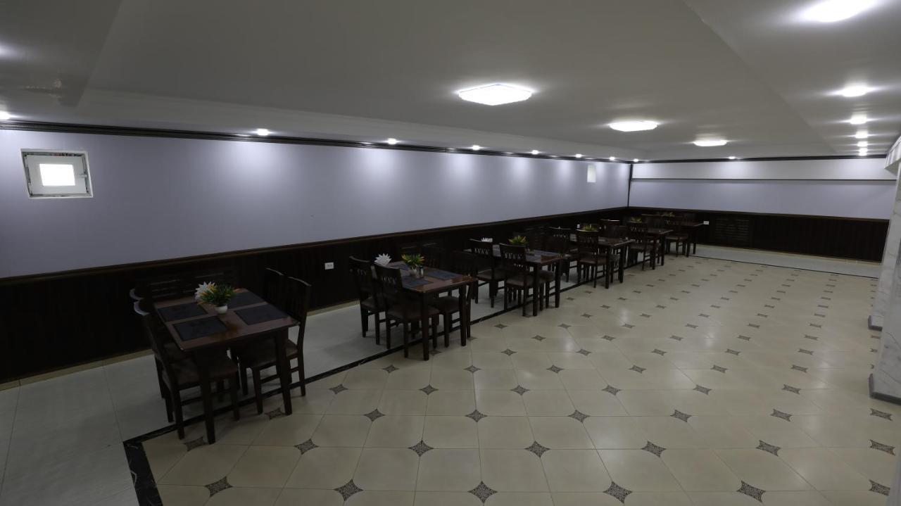 Sharq Hotel Ургенч Екстериор снимка