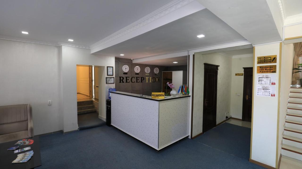 Sharq Hotel Ургенч Екстериор снимка
