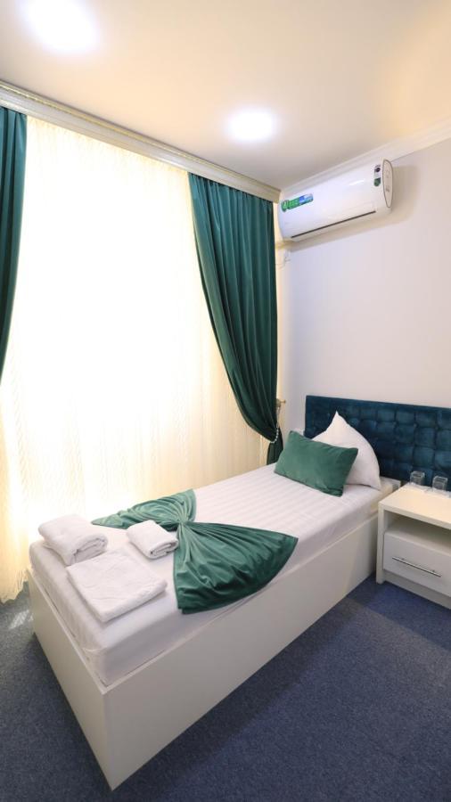 Sharq Hotel Ургенч Екстериор снимка